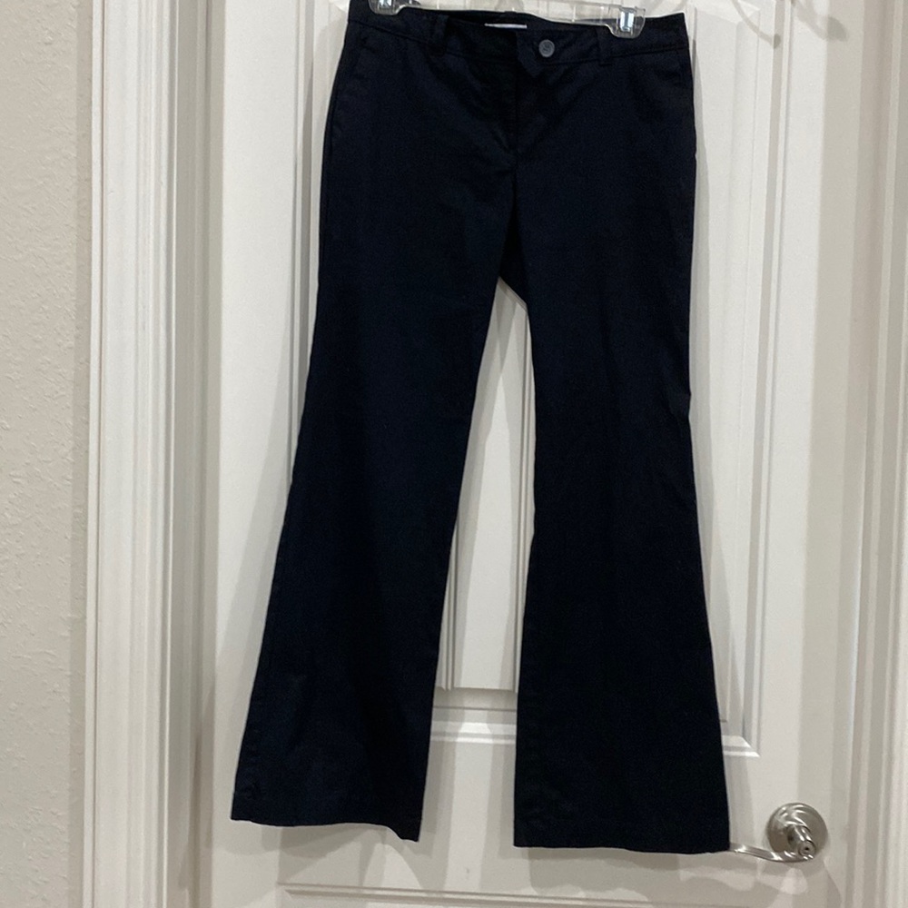 NY & CO 4 petite. Black flare dress pants. Low rise.